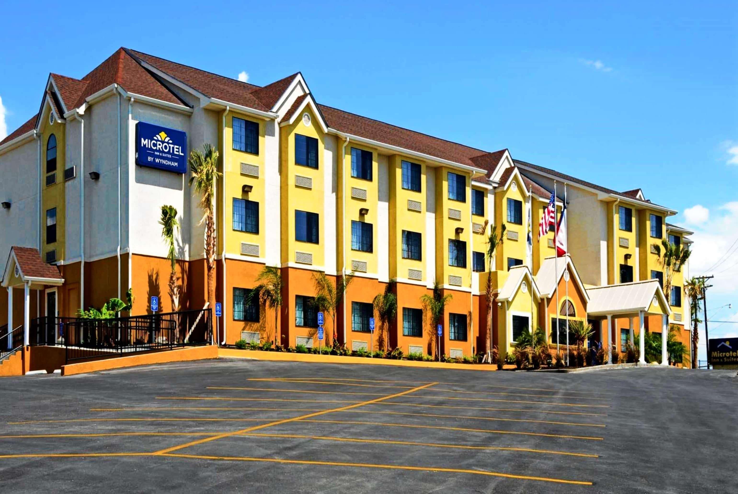 Microtel Inn & Suites By Wyndham New Braunfels I-35 Exterior photo