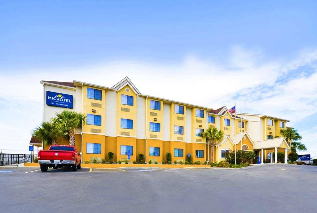 Microtel Inn & Suites By Wyndham New Braunfels I-35 Exterior photo